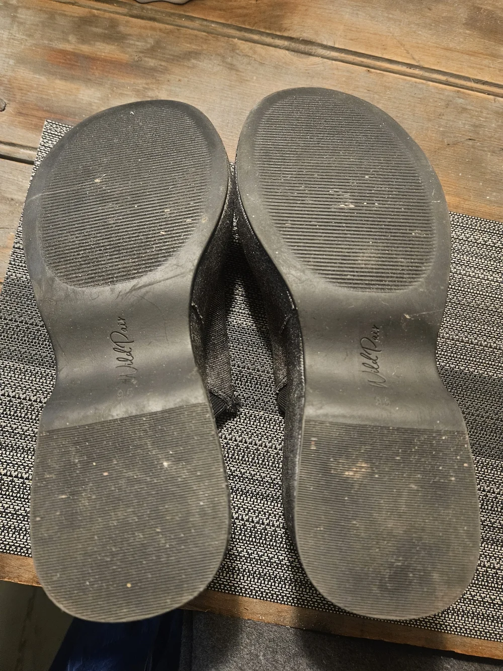 WILD PAIR WOMENS FUNKY PLATFORM SLIDES.BLK/GREY/BLUE DENIM W/ FRAYED EDGES.